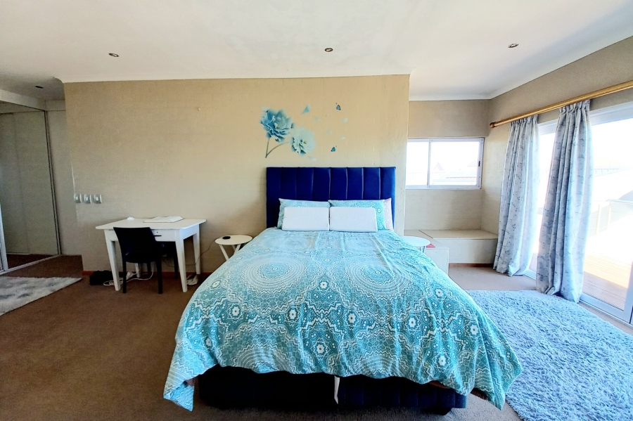 5 Bedroom Property for Sale in Bluewater Bay Western Cape